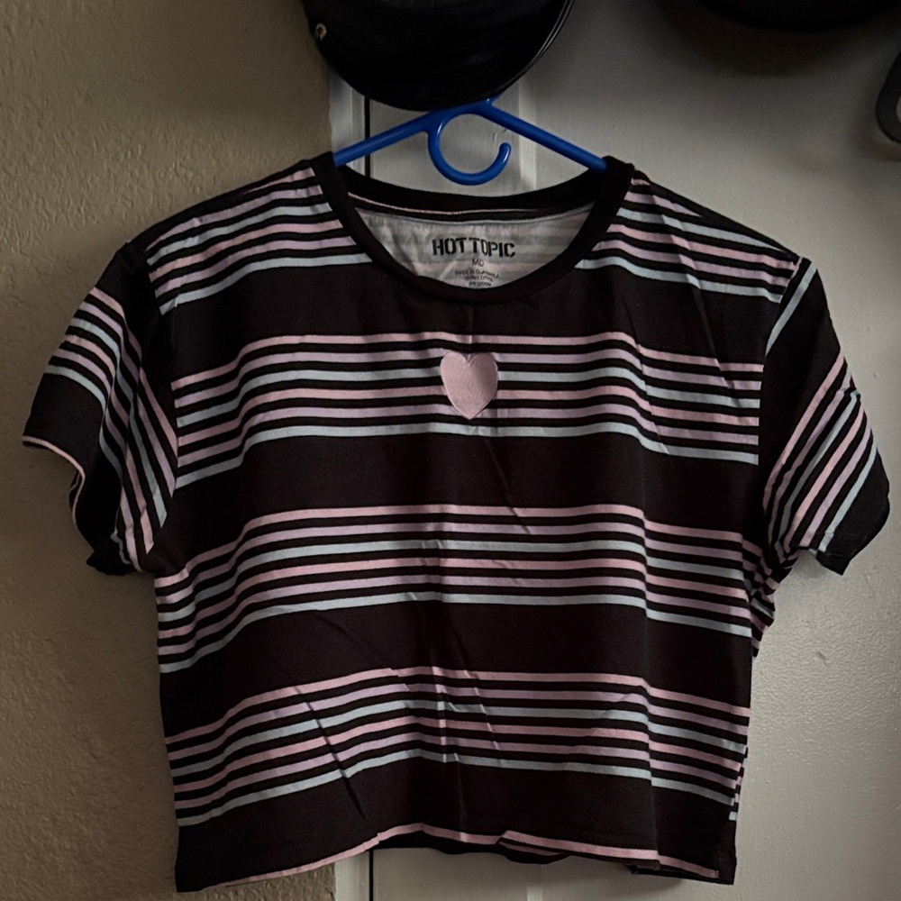 Hot Topic Black Striped Crop Tee with Pink Heart